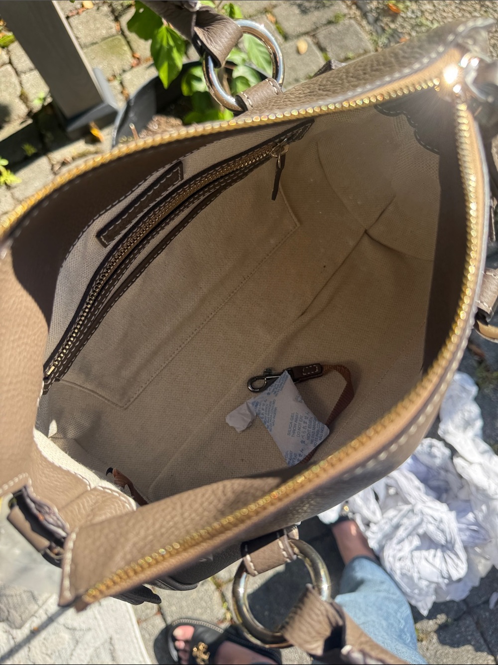 Dooney and Bourke sorrento satchel - Picture 7 of 9